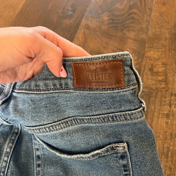 Hollister Women's Straight Leg Jeans in Light Blue, size 30 - Picture 4 of 4